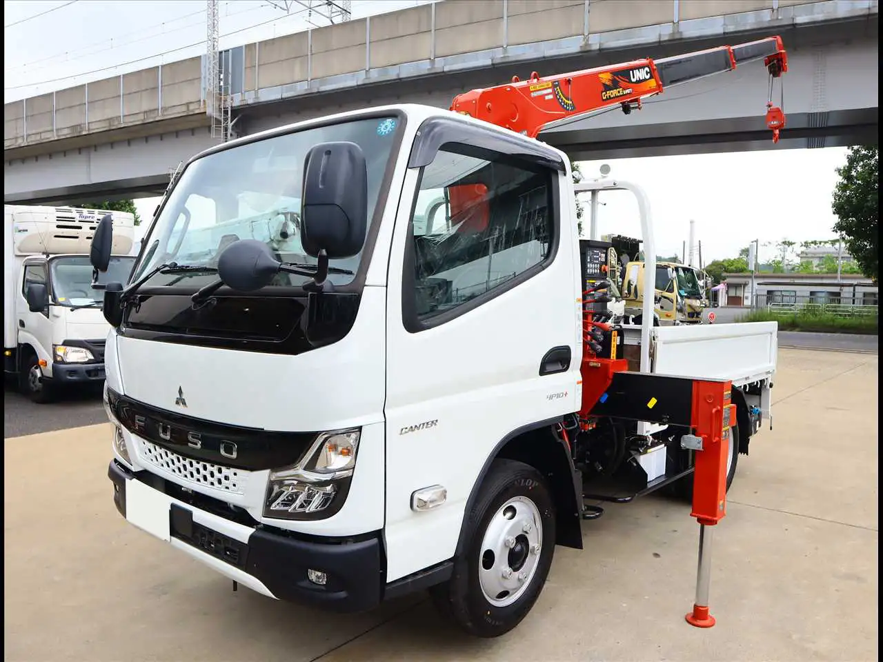 三菱 キャンター 小型 クレーン付 3段 ラジコン の中古トラック【車両No.168312】