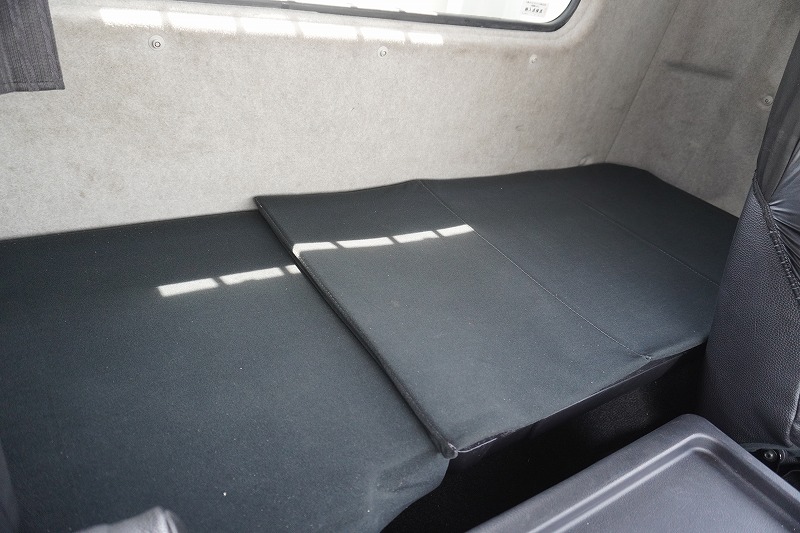 三菱 ファイター 中型/増トン 平ボディ 床鉄板 ベッド｜画像12