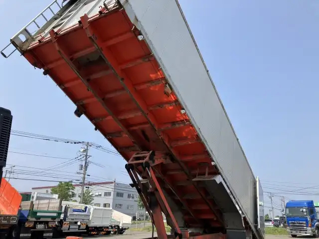 日産UD クオン 大型 ダンプ ステンレス張り ベッド｜画像18