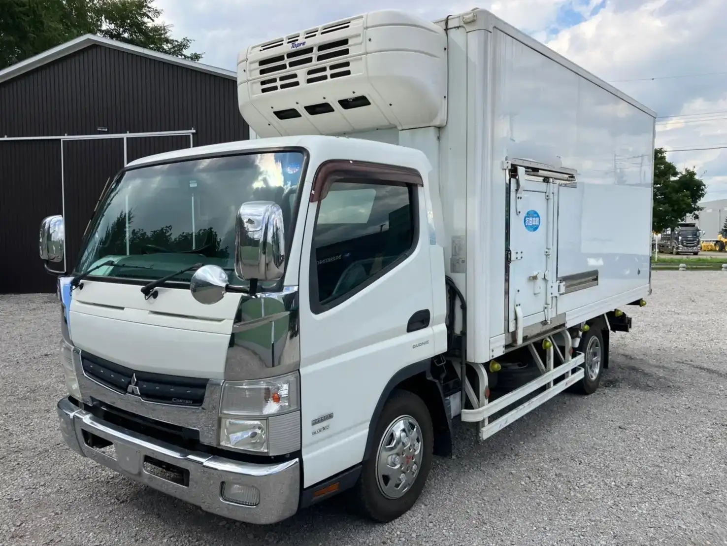 三菱 キャンター 小型 冷凍冷蔵 低温 床アルミ の中古トラック【車両No.170098】