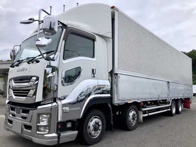 いすゞ ギガ 大型 ウイング エアサス ベッド の中古トラック【車両No.171400】