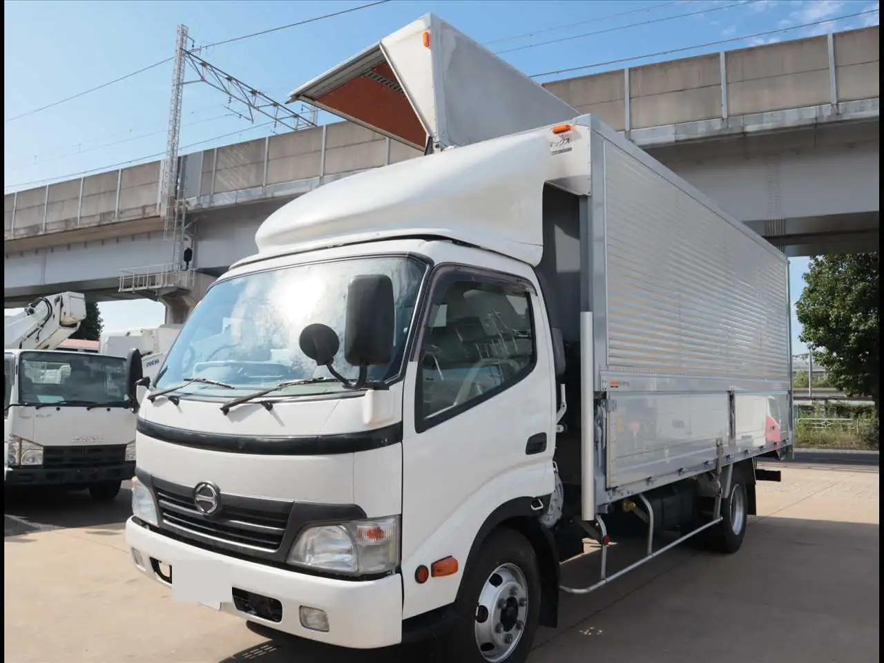 日野 デュトロ 小型 ウイング BDG-XZU424M H23 の中古トラック【車両No.172171】