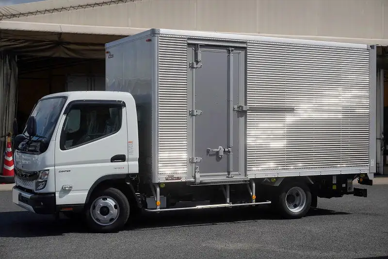 三菱 キャンター 小型 アルミバン パワーゲート サイドドア の中古トラック【車両No.173088】