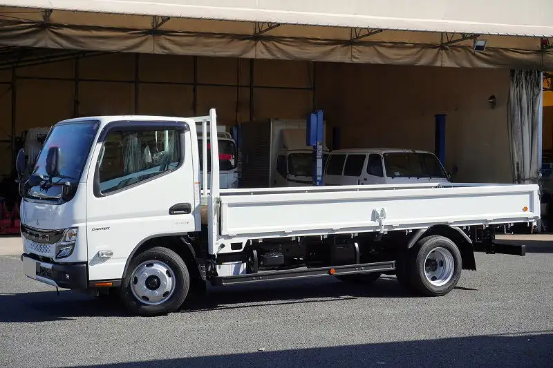 三菱 キャンター 小型 平ボディ 2RG-FEAV0 R6 の中古トラック【車両No.174710】