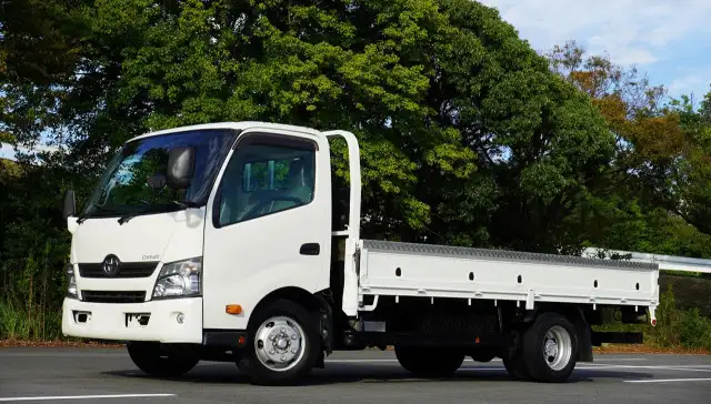 トヨタ ダイナ 小型 平ボディ 床鉄板 TKG-XZU710 の中古トラック【車両No.174779】