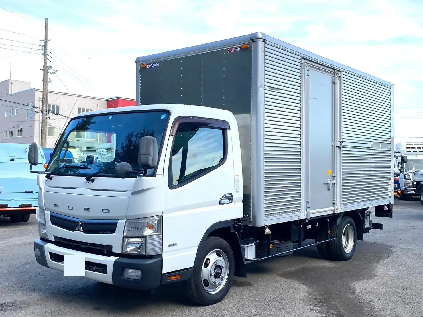 三菱 キャンター 小型 アルミバン パワーゲート サイドドア の中古トラック【車両No.174497】