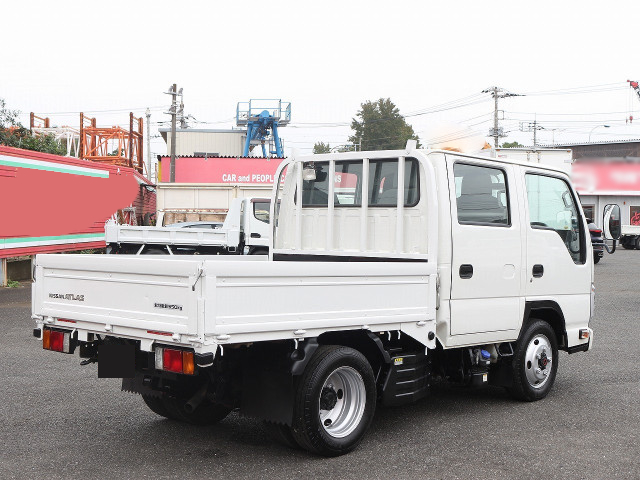 日産 アトラス 小型 平ボディ Wキャブ(ダブルキャブ) 床鉄板の中古トラック画像3