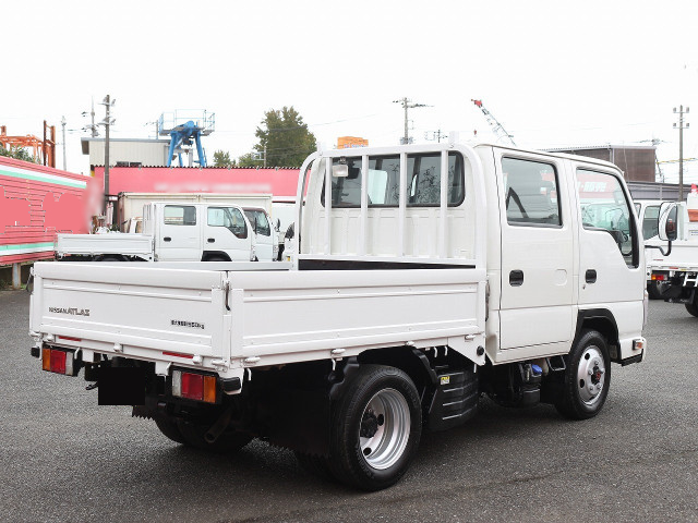 日産 アトラス 小型 平ボディ Wキャブ(ダブルキャブ) 床鉄板の中古トラック画像3