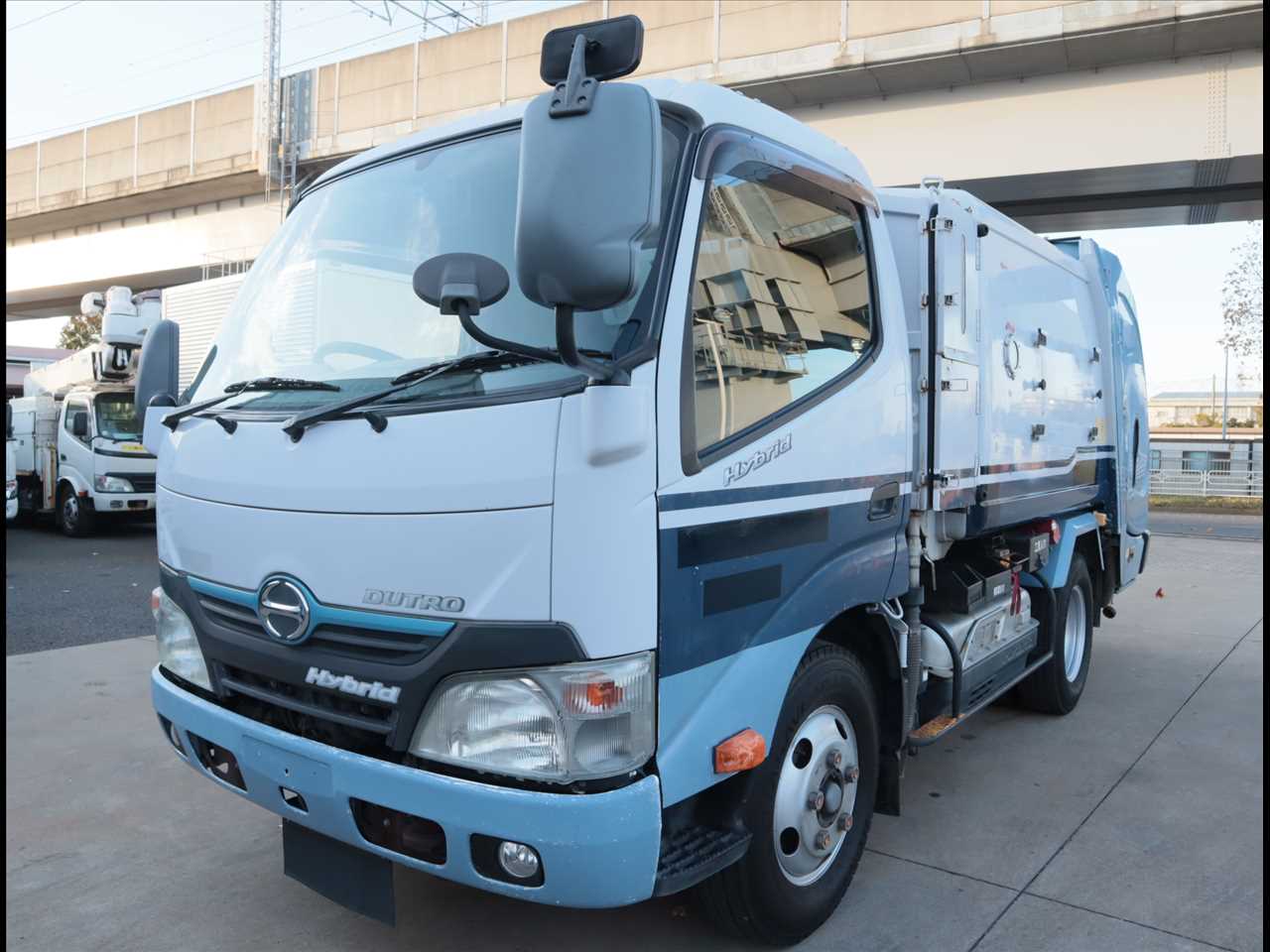 日野 デュトロ 小型 パッカー車(塵芥車) 巻き込み式 TSG-XKU600X｜画像1