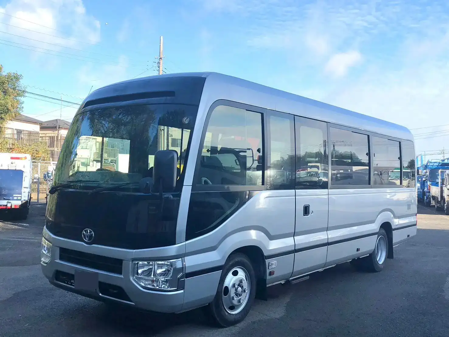 トヨタ コースター 小型 バス マイクロバス SDG-XZB70 の中古トラック【車両No.177102】