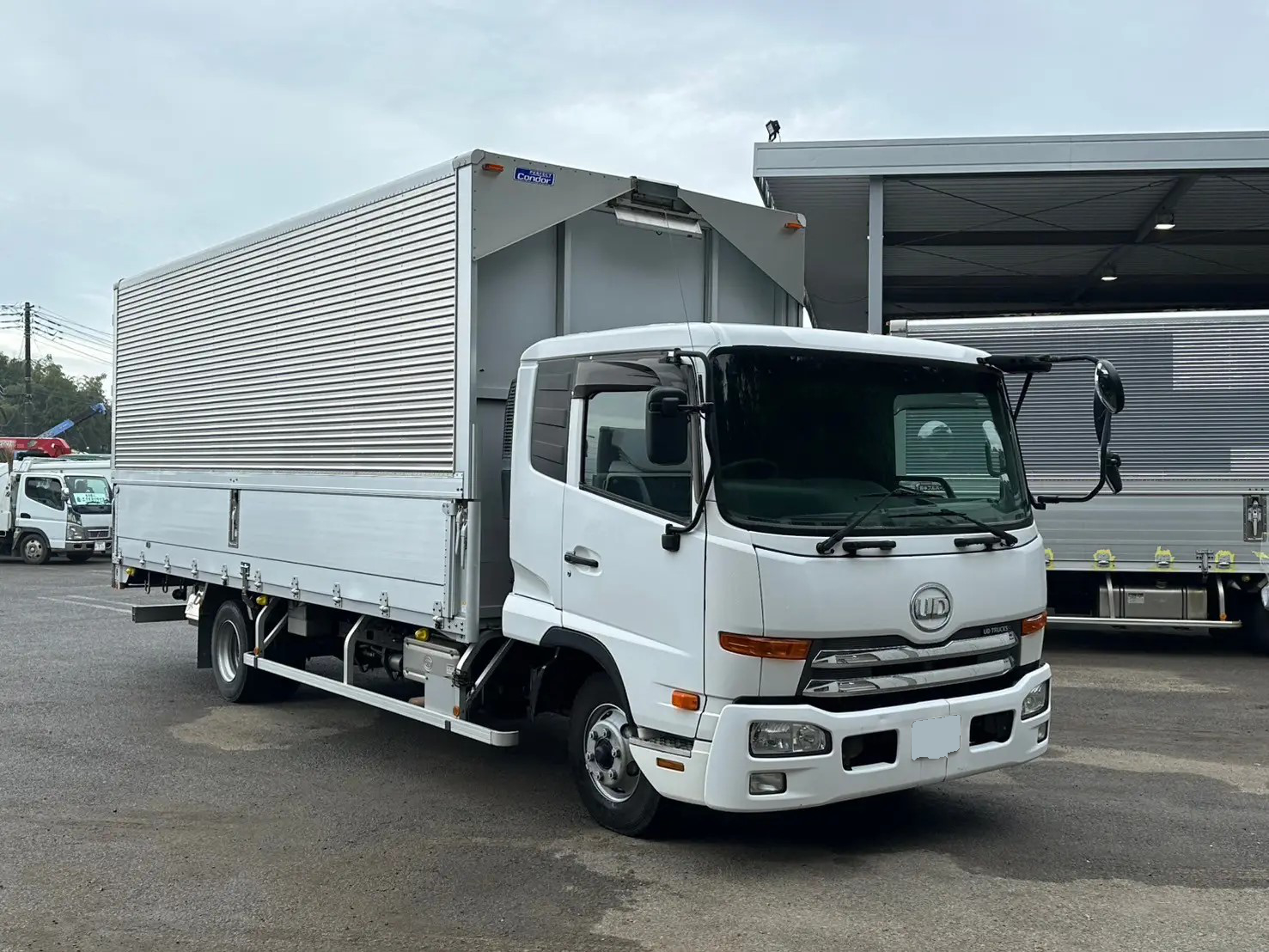 日産UD コンドル 中型/増トン ウイング エアサス ベッドの中古トラック画像2