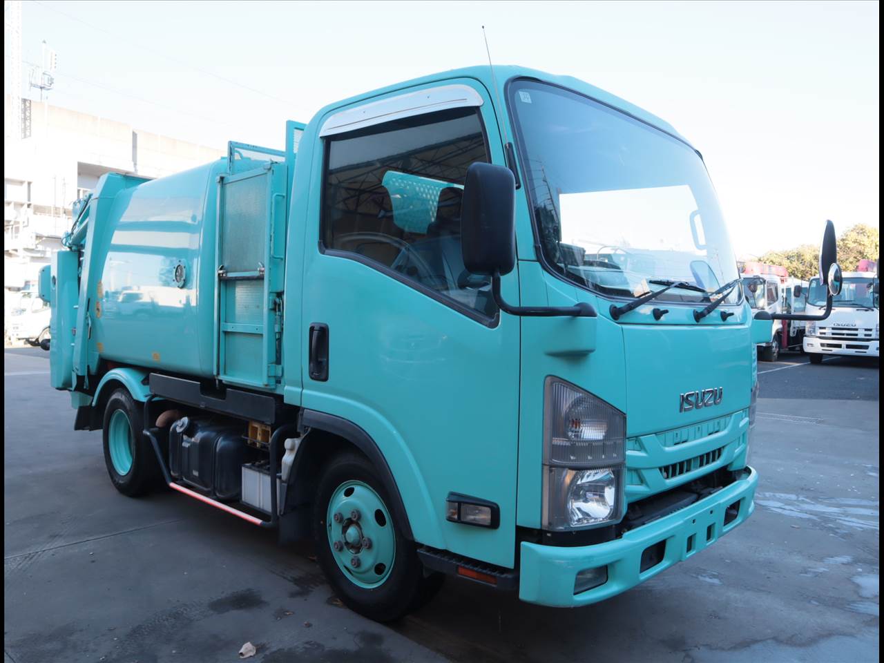 いすゞ エルフ 小型 パッカー車(塵芥車) 巻き込み式 TPG-NMR85ANの中古トラック画像2