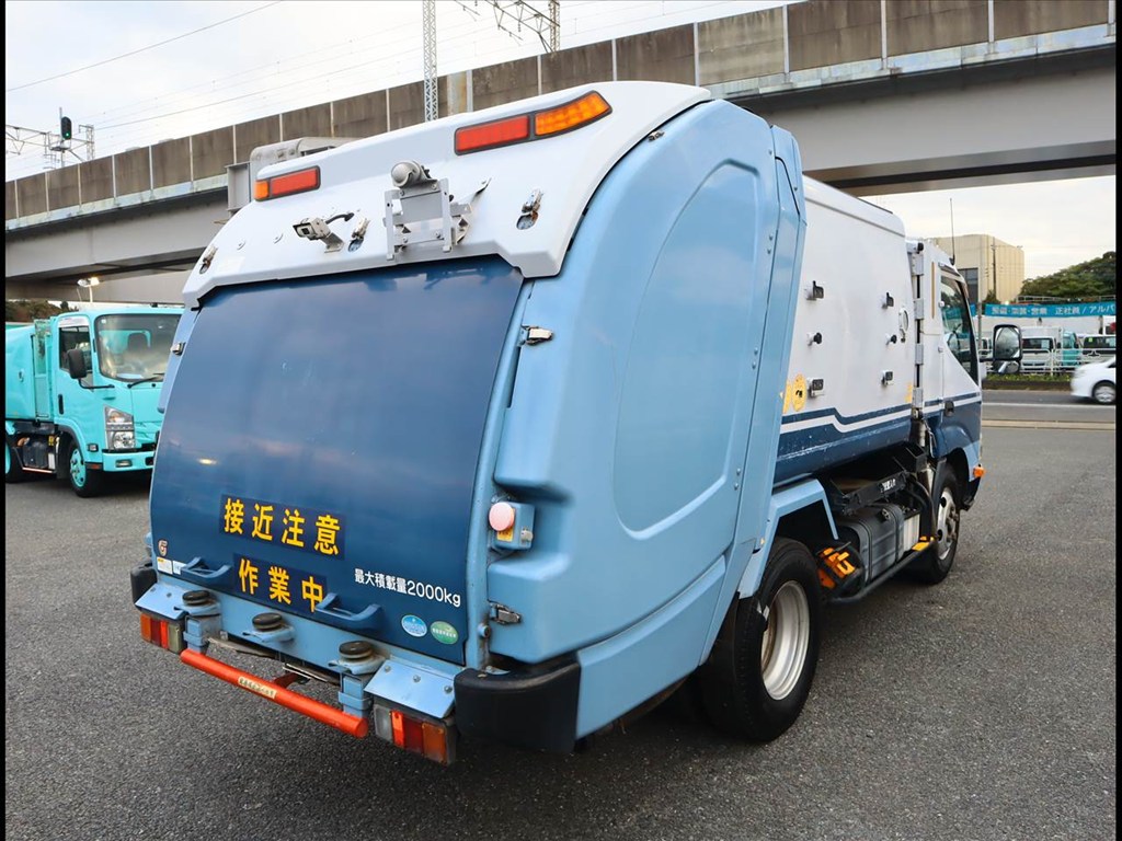 日野 デュトロ 小型 パッカー車(塵芥車) 巻き込み式 TKG-XZU600Xの中古トラック画像3