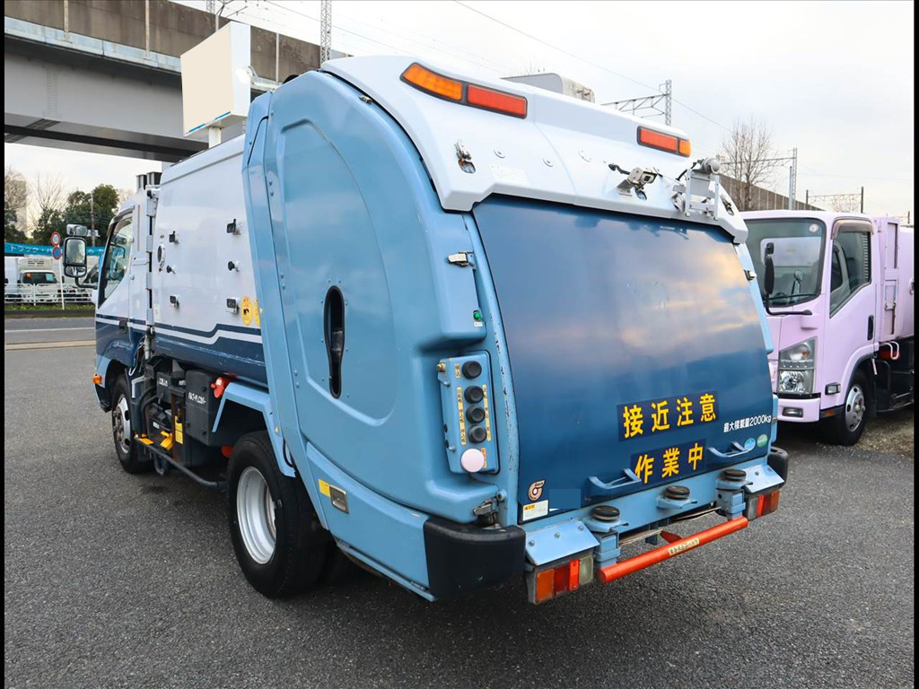 日野 デュトロ 小型 パッカー車(塵芥車) 巻き込み式 TKG-XZU600Xの中古トラック画像4