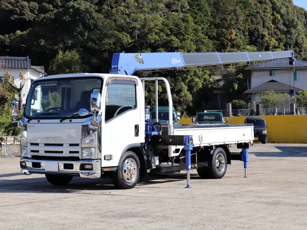 いすゞ エルフ 小型 クレーン付 5段 ラジコン の中古トラック【車両No.178527】