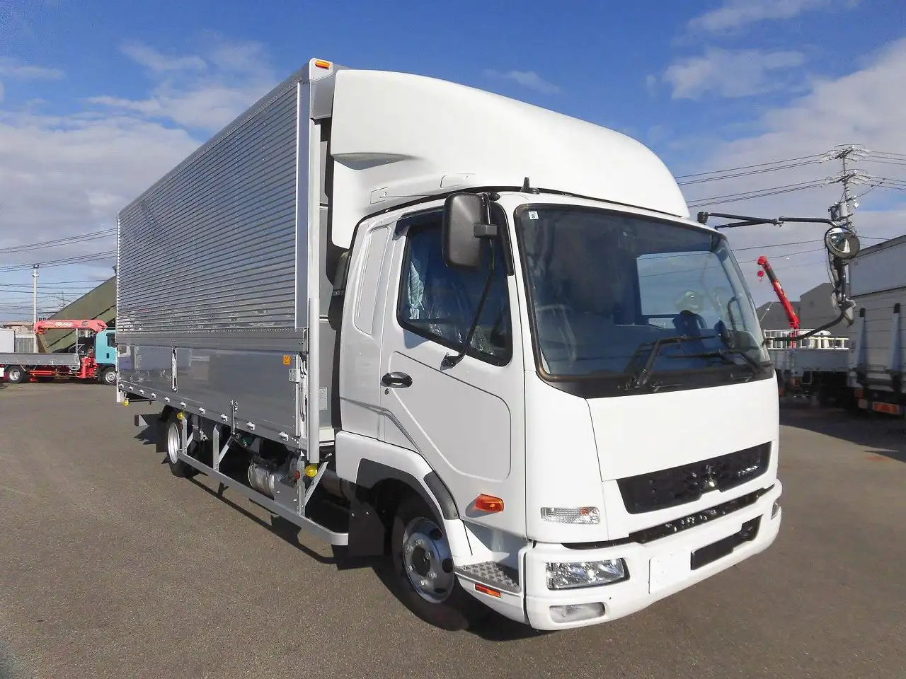 三菱 ファイター 中型/増トン ウイング エアサス ベッド の中古トラック【車両No.178811】