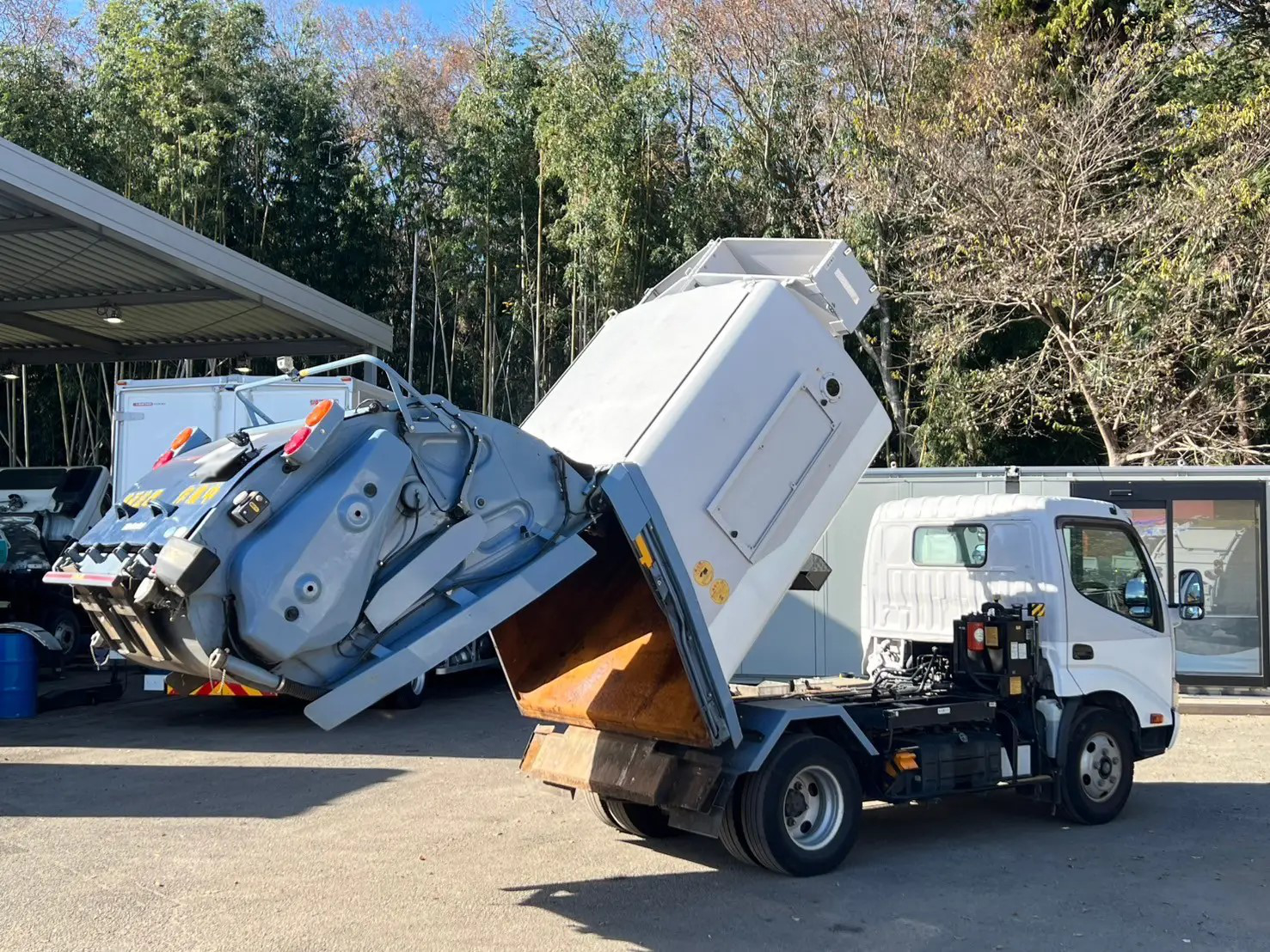 日野 デュトロ 小型 パッカー車(塵芥車) 巻き込み式 回転ダンプ式の中古トラック画像6