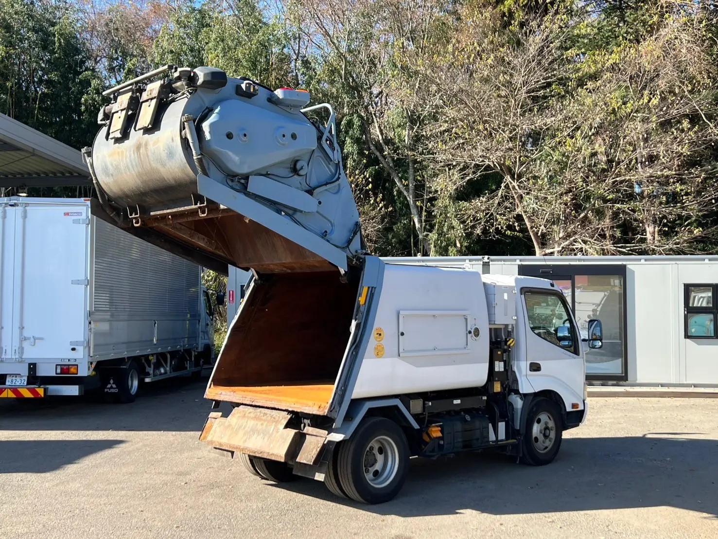 日野 デュトロ 小型 パッカー車(塵芥車) 巻き込み式 回転ダンプ式の中古トラック画像5