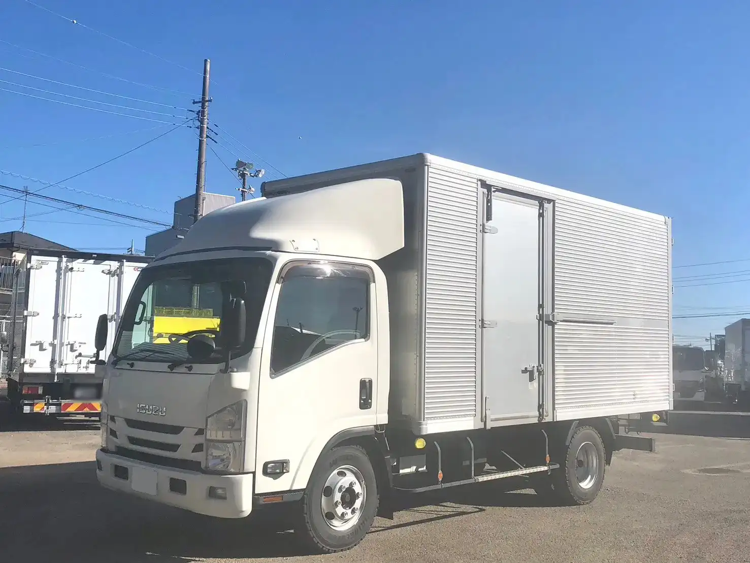 いすゞ エルフ 小型 アルミバン サイドドア 2RG-NPR88YN の中古トラック【車両No.178879】