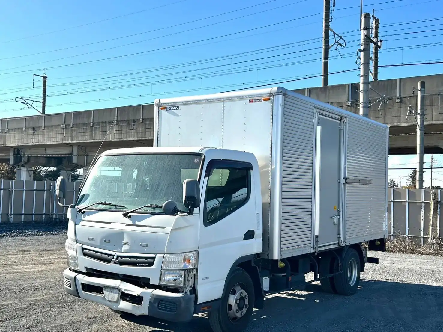 三菱 キャンター 小型 アルミバン パワーゲート サイドドア の中古トラック【車両No.178880】