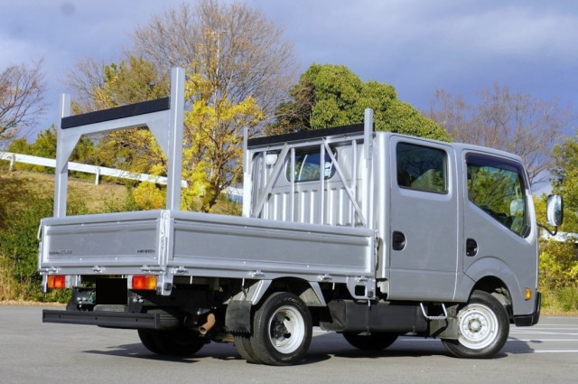 日産 アトラス 小型 平ボディ Wキャブ(ダブルキャブ) TKG-SZ2F24の中古トラック画像3