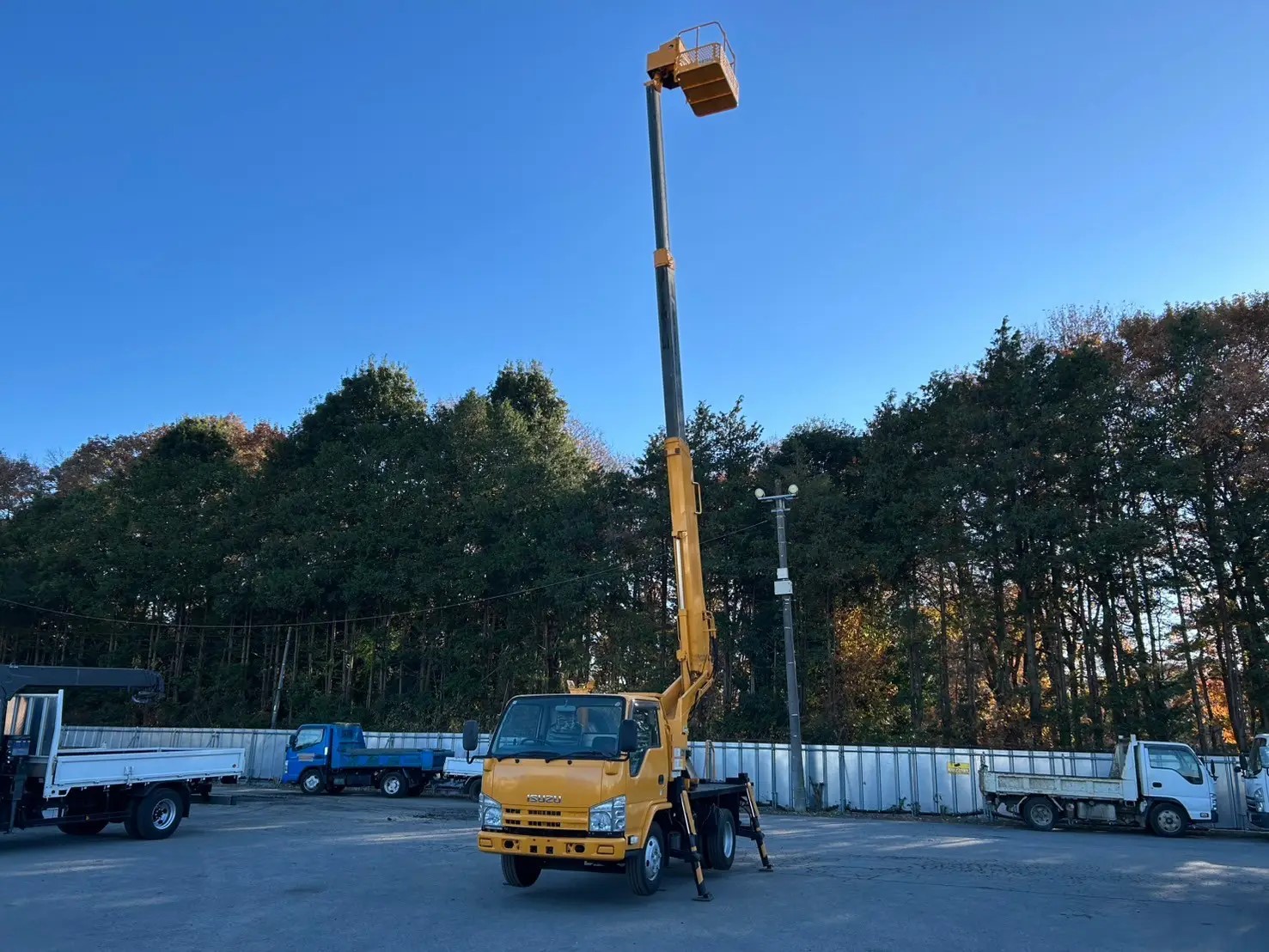 いすゞ エルフ 小型 高所・建柱車 高所作業車 TKG-NKR85Nの中古トラック画像6