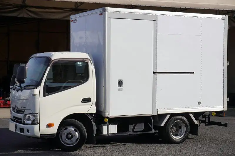 トヨタ ダイナ 小型 アルミバン サイドドア TPG-XZU605 の中古トラック【車両No.179941】