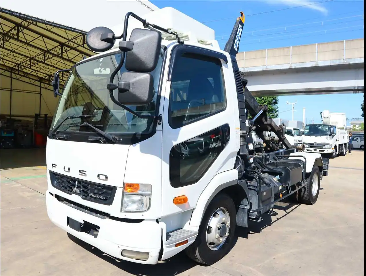 三菱 ファイター 中型/増トン アームロール ツインホイスト 2KG-FK72F の中古トラック【車両No.180524】