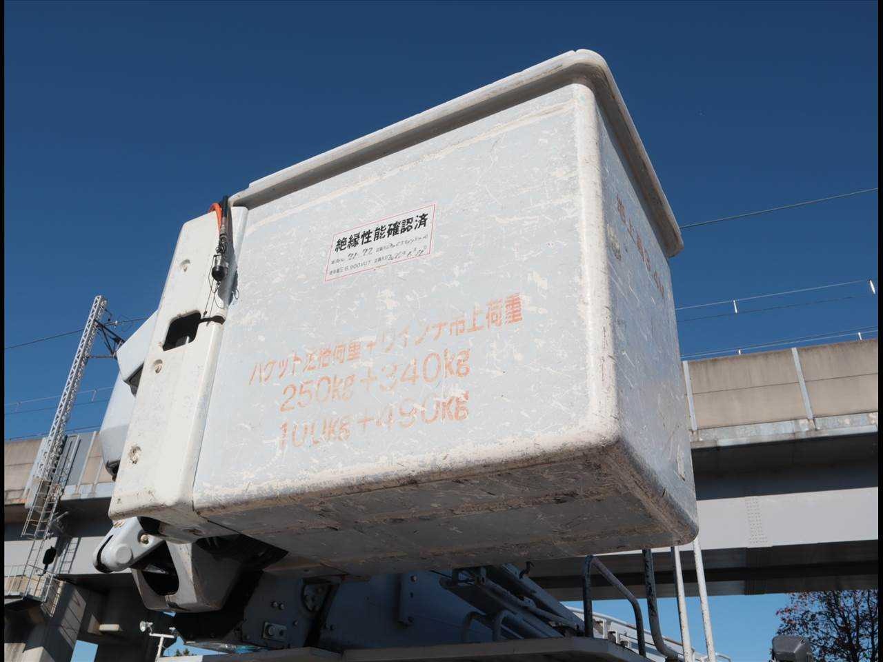 いすゞ エルフ 小型 高所・建柱車 高所作業車 電工仕様の中古トラック画像8