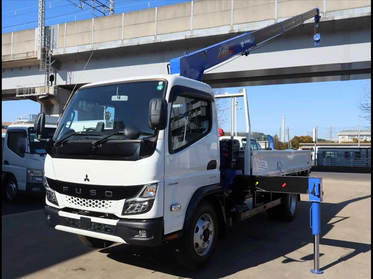 三菱 キャンター 小型 クレーン付 4段 ラジコン の中古トラック【車両No.180902】