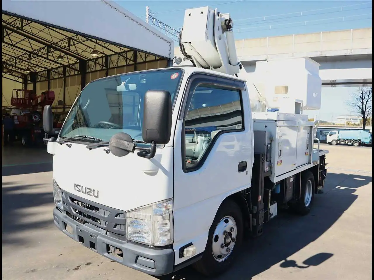 いすゞ エルフ 小型 高所・建柱車 高所作業車 電工仕様 の中古トラック【車両No.180911】