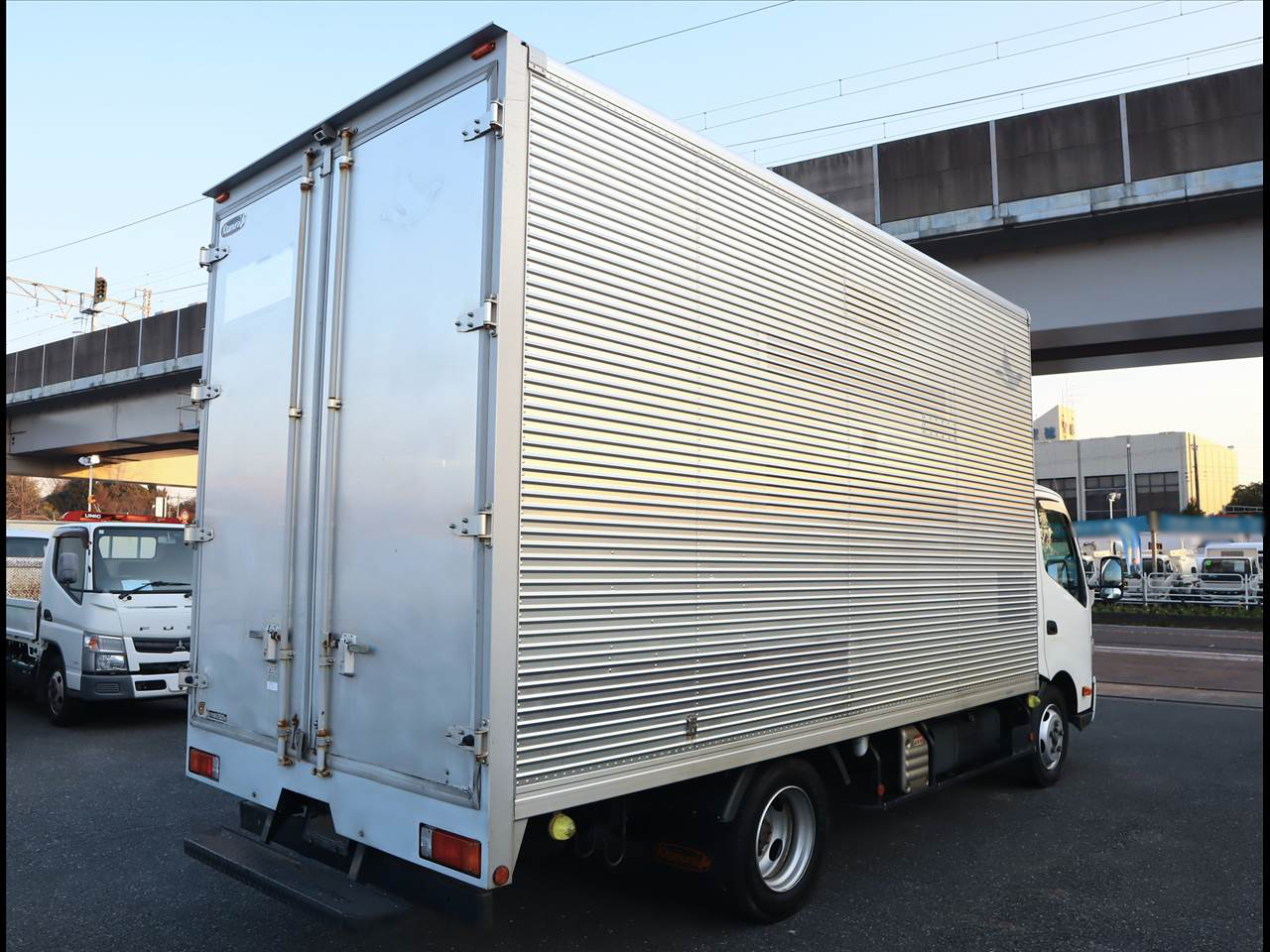 日野 デュトロ 小型 アルミバン 2RG-XZU710M H31/R1の中古トラック画像2