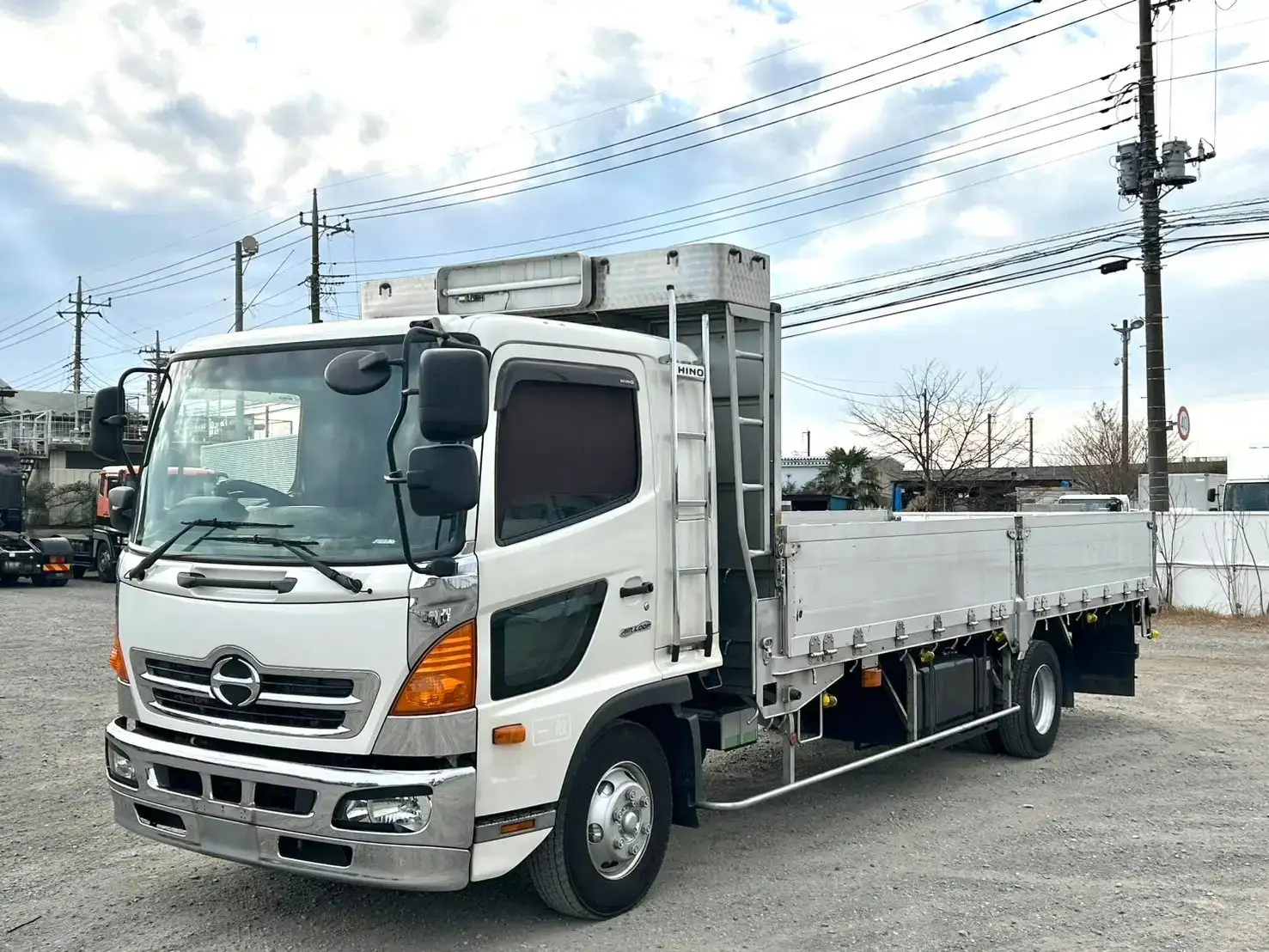 日野 レンジャー 中型/増トン 平ボディ アルミブロック ベッド の中古トラック【車両No.181697】