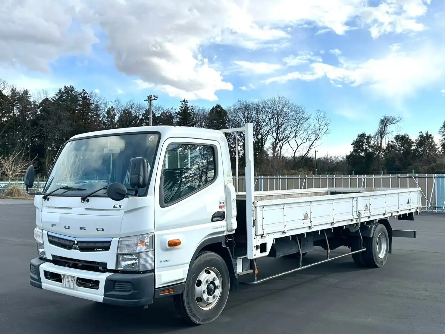 三菱 キャンター 小型 平ボディ TPG-FED90 H28 の中古トラック【車両No.182054】