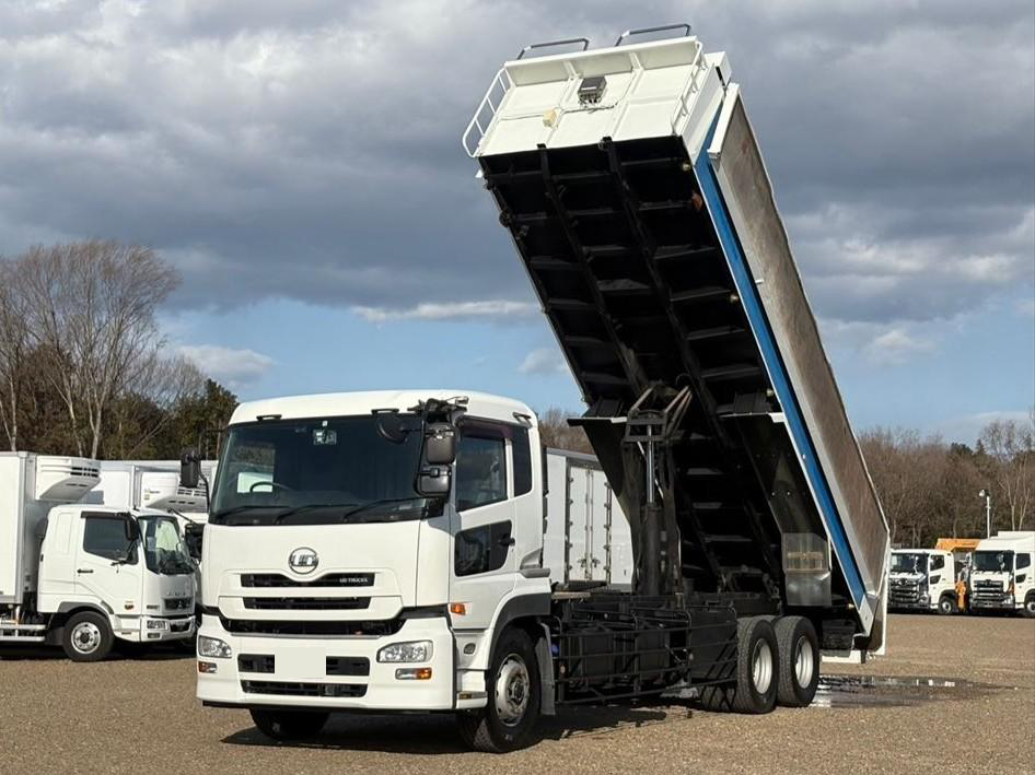 日産UD クオン 大型 ダンプ 土砂禁 天蓋付き｜画像1