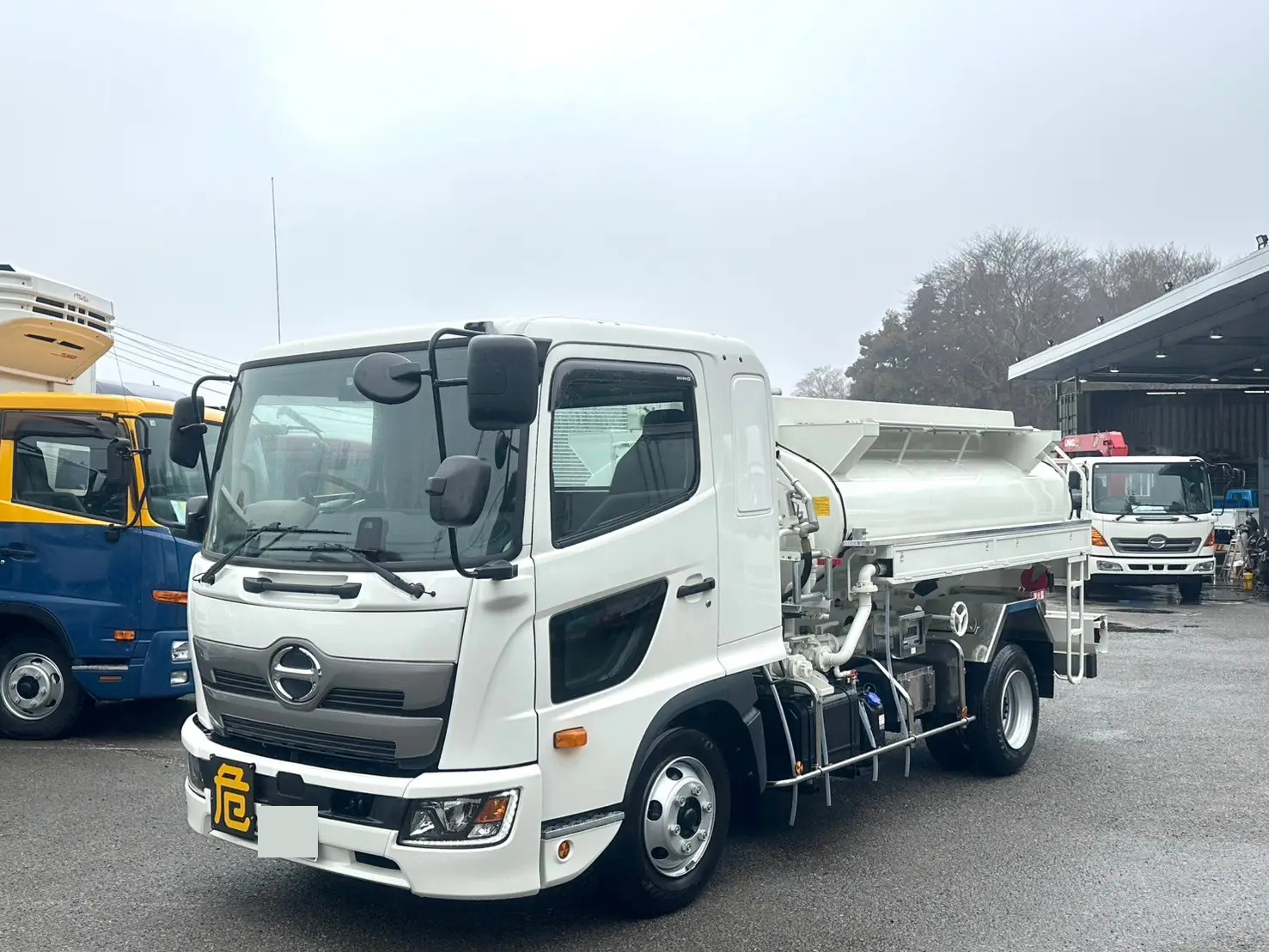 日野 レンジャー 中型/増トン タンク車 ローリー 2KG-FD2ABA｜画像1