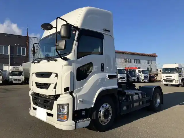 いすゞ ギガ 大型 トラクター ハイルーフ 1デフ の中古トラック【車両No.184036】