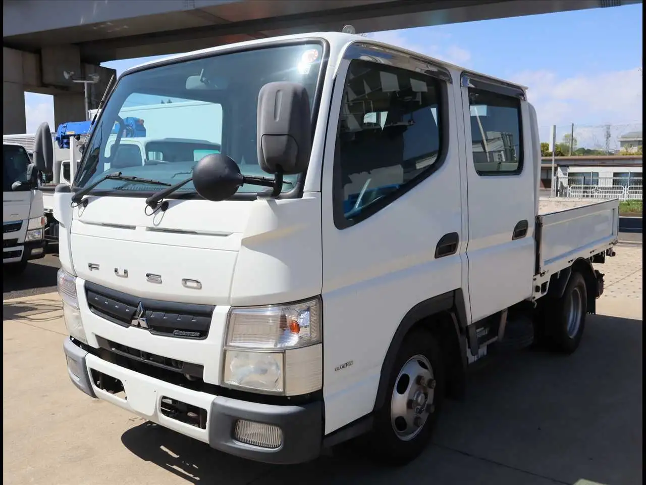 三菱 キャンター 小型 平ボディ Wキャブ TKG-FBA20 の中古トラック【車両No.185779】