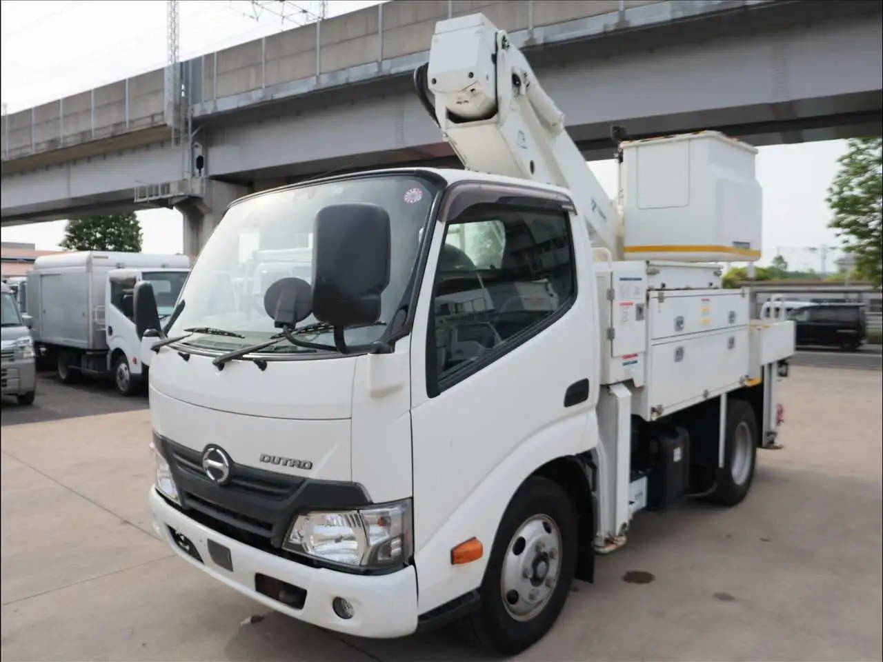 日野 デュトロ 小型 高所・建柱車 高所作業車 電工仕様 の中古トラック【車両No.187277】
