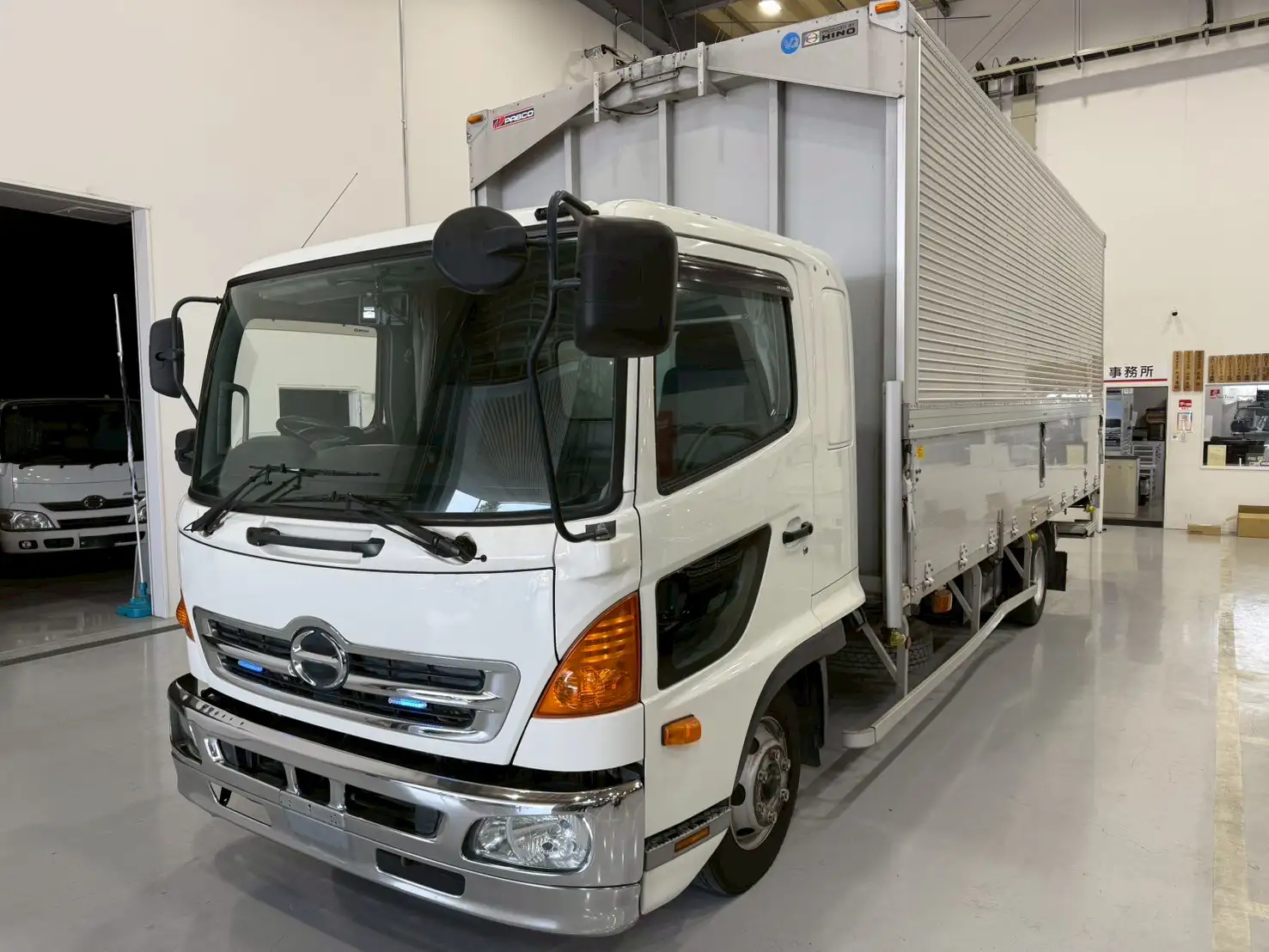 日野 レンジャー 中型/増トン ウイング パワーゲート ベッド｜画像1