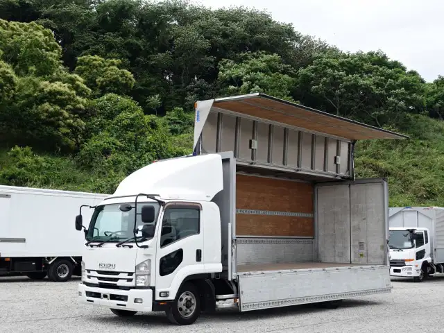 いすゞ フォワード 中型/増トン ウイング ベッド TKG-FRR90S2 の中古トラック【車両No.189601】