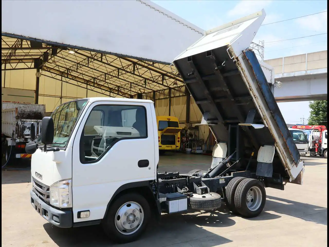 いすゞ エルフ 小型 ダンプ 強化 コボレーン の中古トラック【車両No.196759】