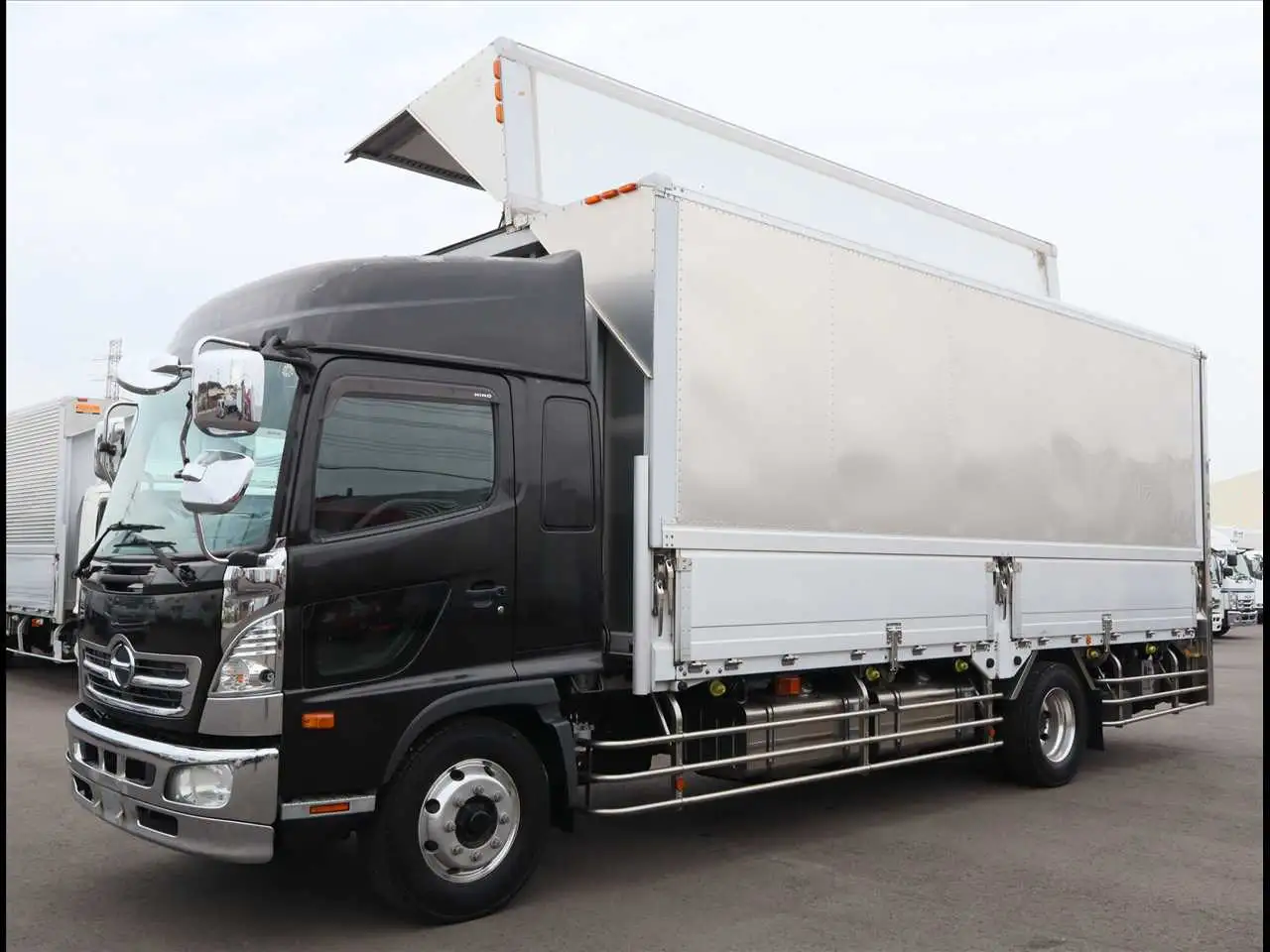 日野 レンジャー 中型/増トン ウイング パワーゲート エアサス の中古トラック【車両No.198633】