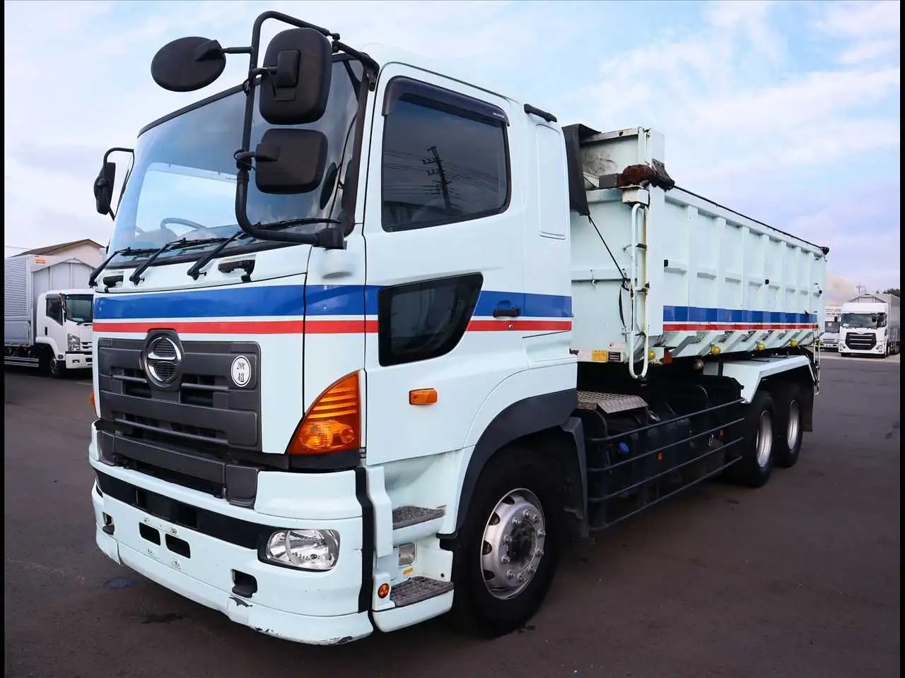 日野 プロフィア 大型 ダンプ 土砂禁 コボレーン の中古トラック【車両No.198653】