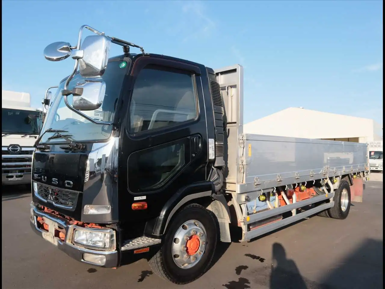 三菱 ファイター 中型/増トン 平ボディ アルミブロック ベッド の中古トラック【車両No.198635】