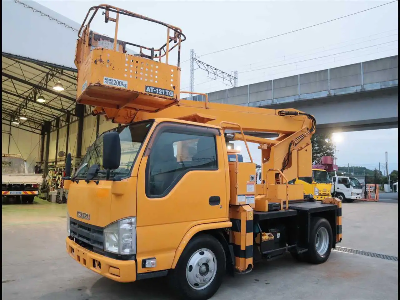 いすゞ エルフ 小型 高所・建柱車 高所作業車 BKG-NKR85N の中古トラック【車両No.199494】